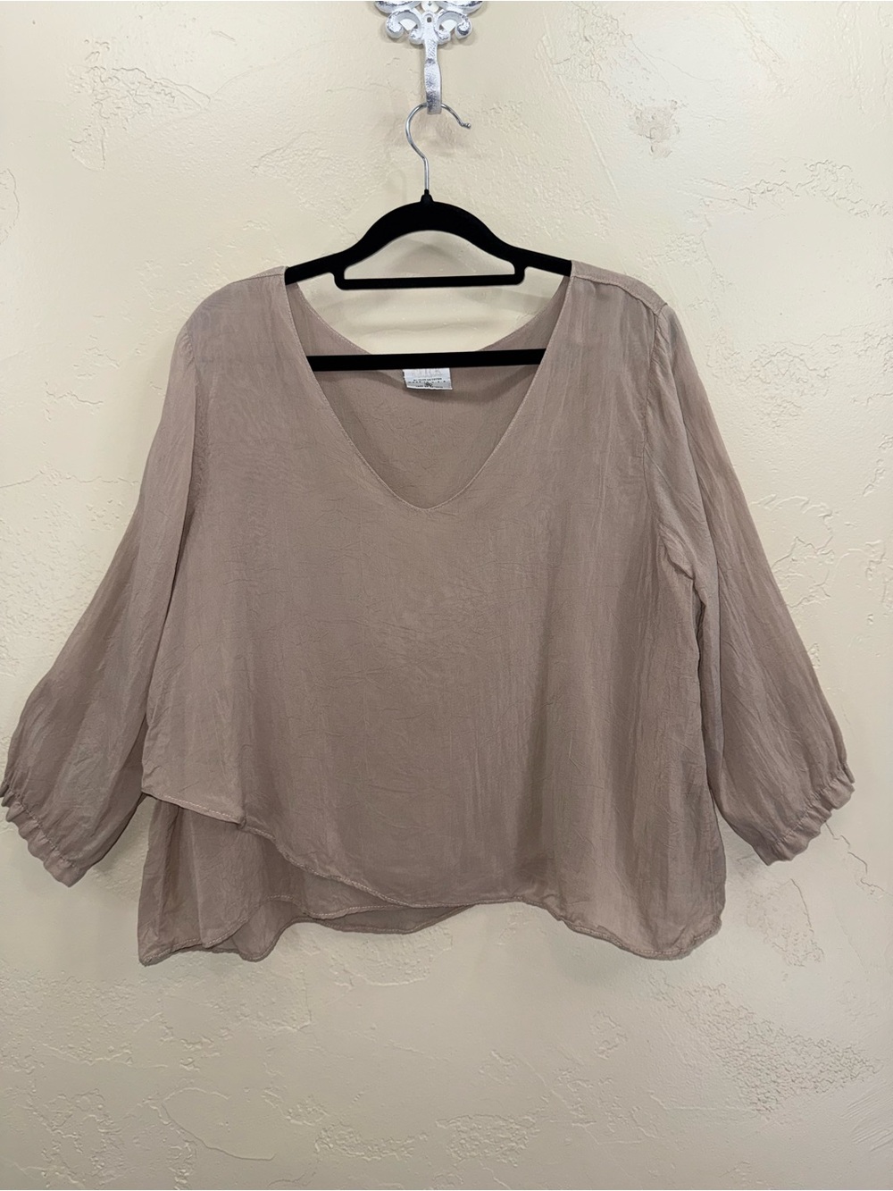 Flowy V-Neck Balloon Sleeve Blouse in Taupe